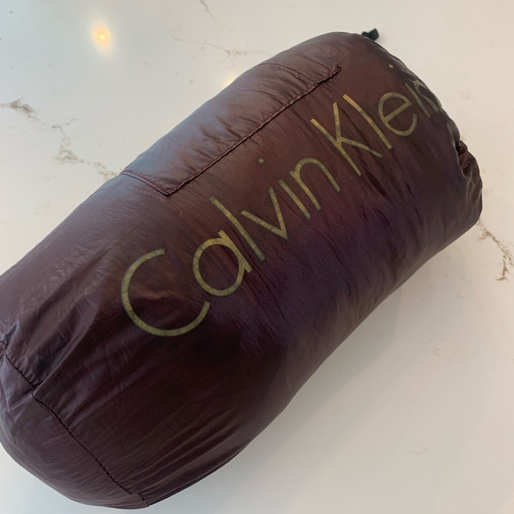 Calvin Klein Packable Lightweight Premium Down Jacket Size XS Hooded Burgundy